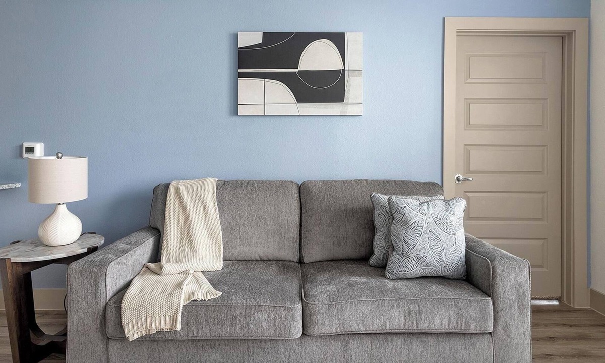 Addicks Apartment | Landing | Modern 2BD, Courtyard, Gym