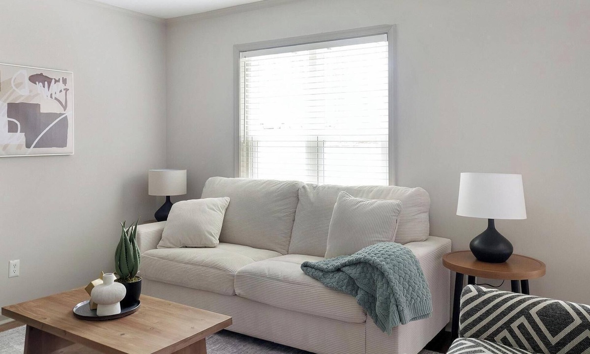 Crabtree Apartment | Landing | Modern 2BD, Gym, Clubhouse