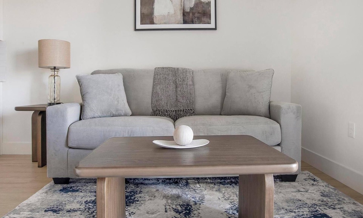 Casas Adobes Apartment | Landing | Modern 2BD, Pool