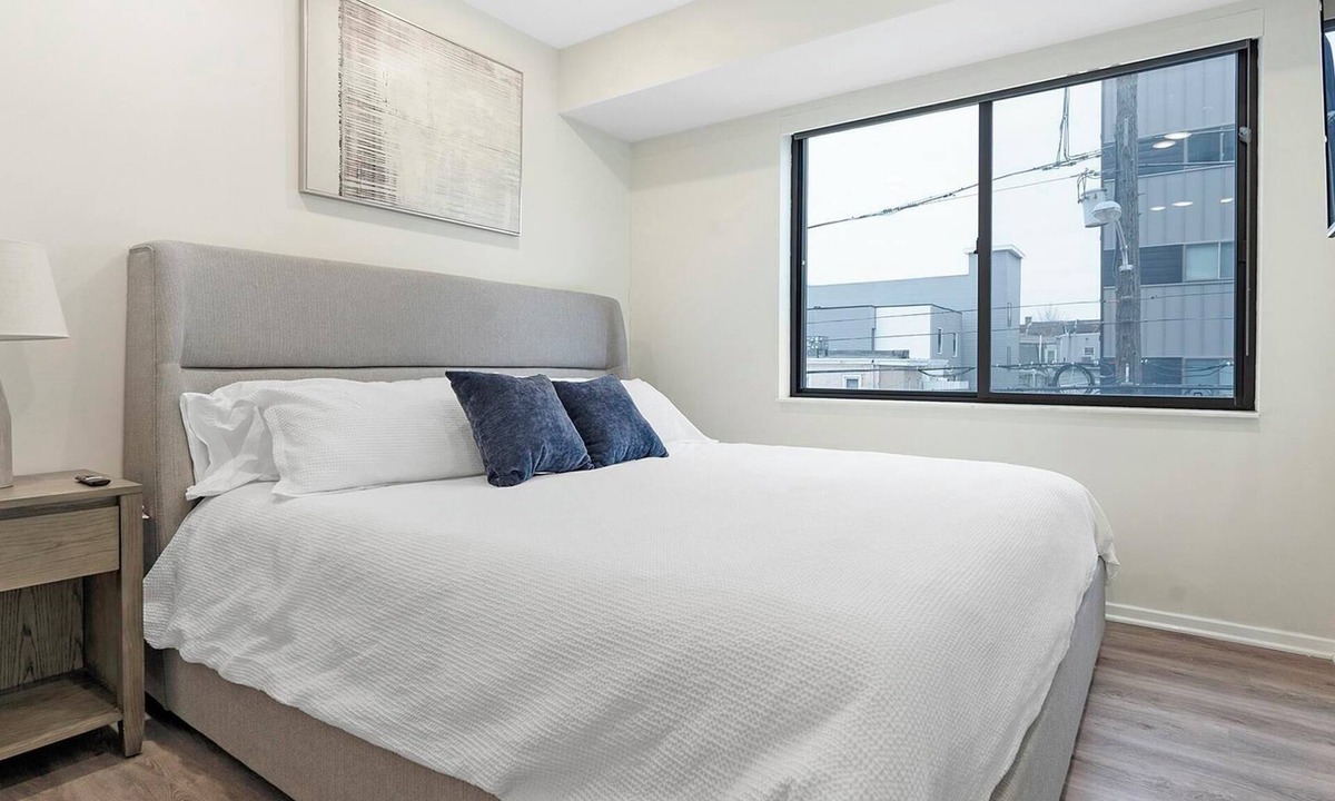 Spruce Hill Apartment | Landing | Modern 2BD, Gym
