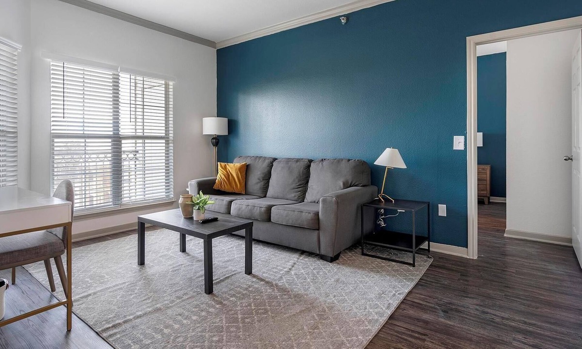 Stone Oak Apartment | Landing | Modern 2BD, Gym