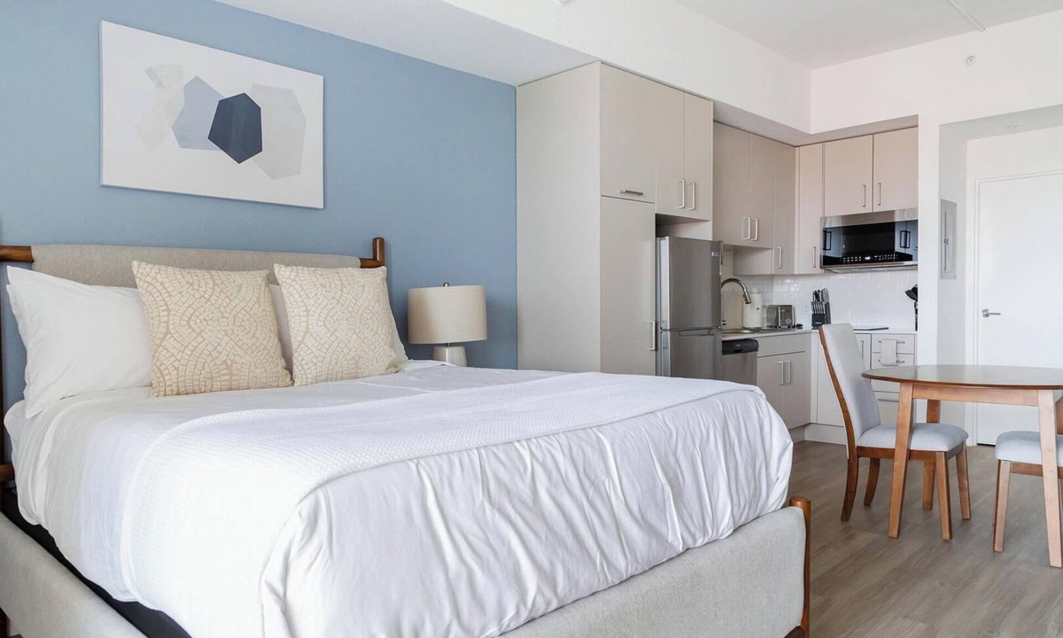 Golden Gate Apartment | Landing | Modern Studio, Courtyard, Clubhouse