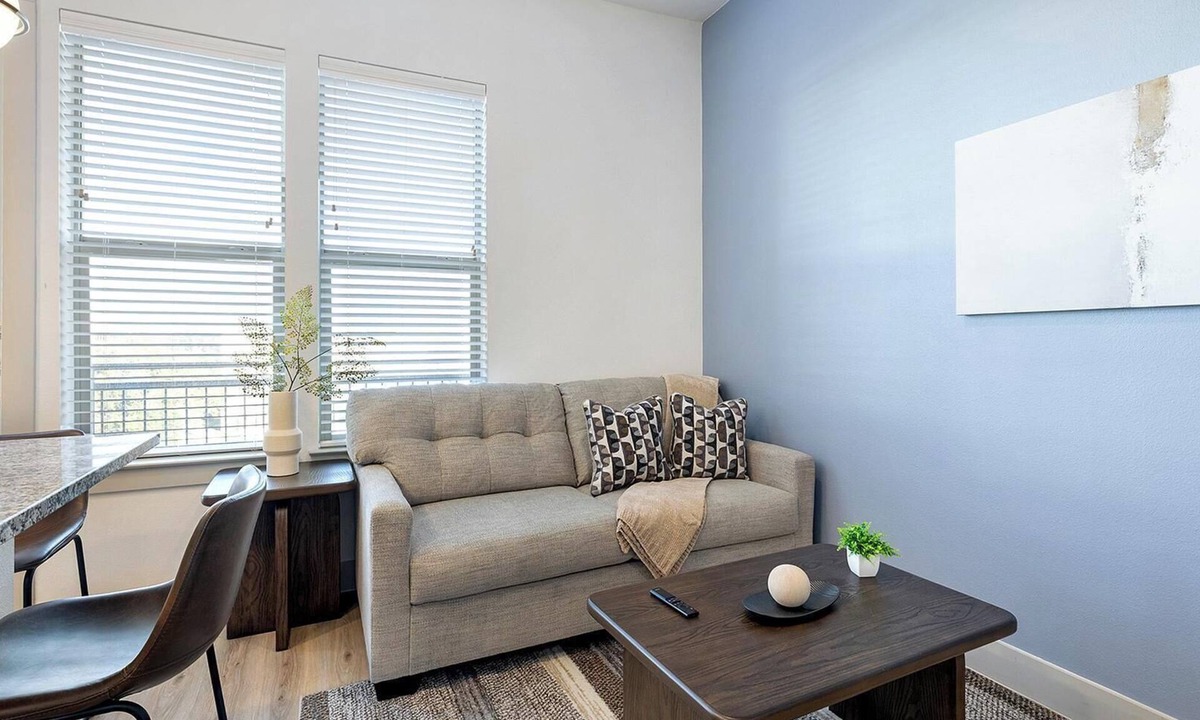 Far North Dallas Apartment | Landing | Modern Studio, Pool, Gym
