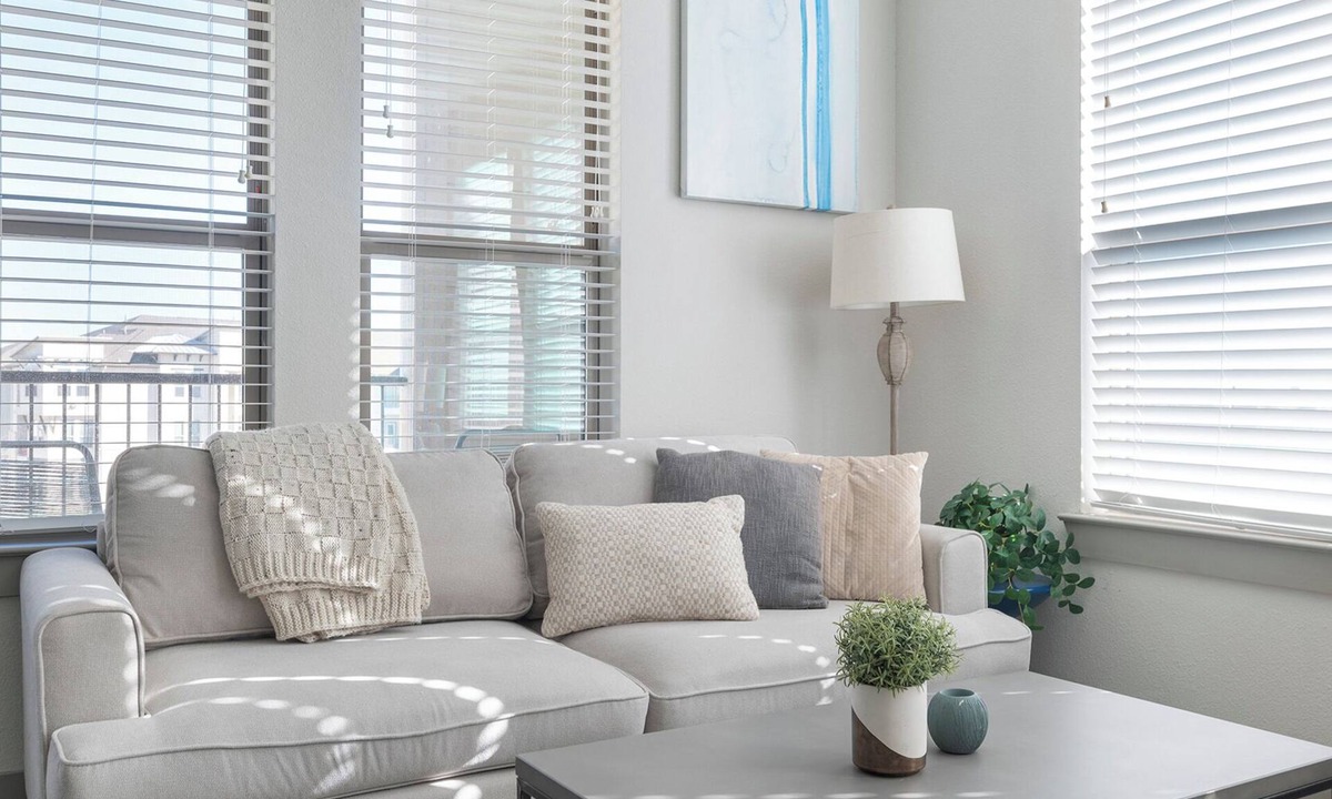 Manor Apartment | Landing Shadow Glen