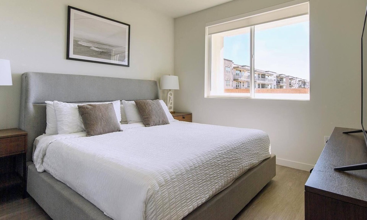 Rhodes Ranch Apartment | Landing | Spectacular 2BD, Pool, Clubhouse