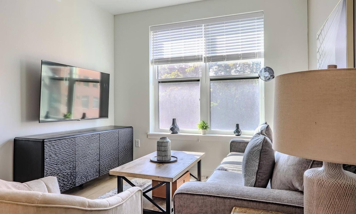 Ithaca Apartment | Landing | Spectacular 1BD, Gym