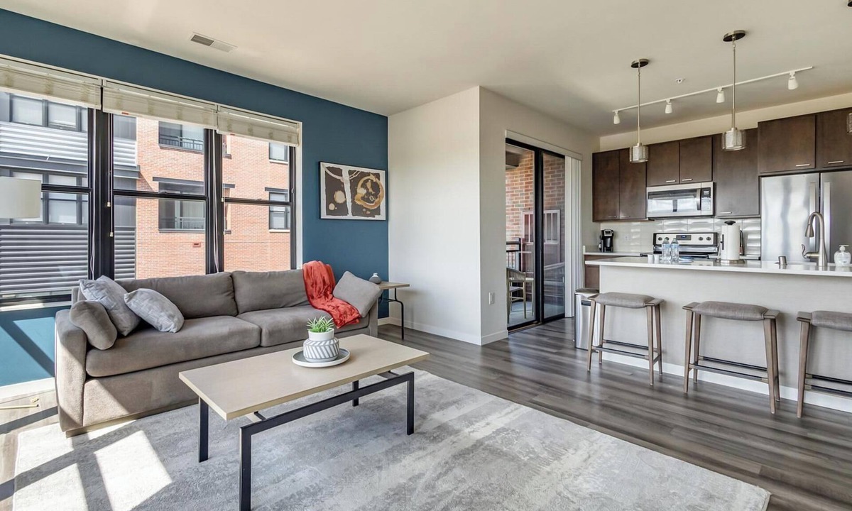 Milwaukee Apartment | Landing | Spectacular 2BD, Courtyard, Gym