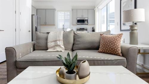 Maryvale Apartment | Landing Spectacular 2BD Gym