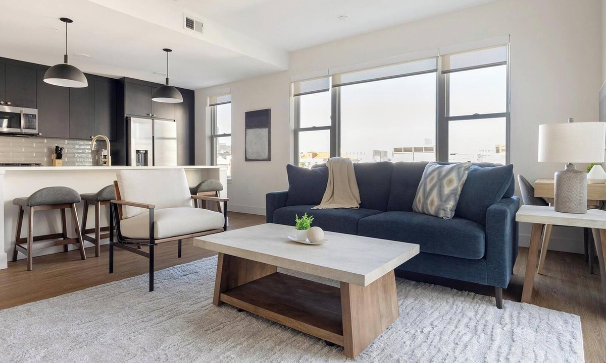 Uptown Apartment | Landing | Spectacular 2BD, Rooftop Lounge, Gym