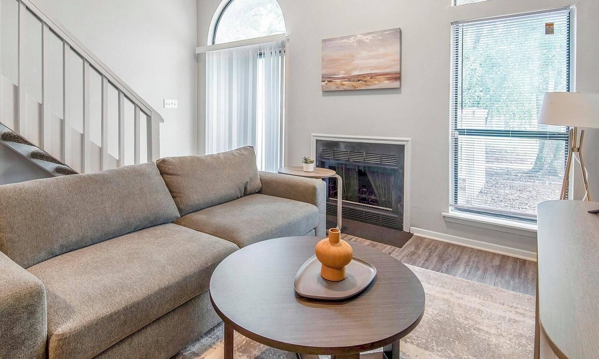 Cordova Apartment | Landing | Spectacular 2BD, Gym, Pool