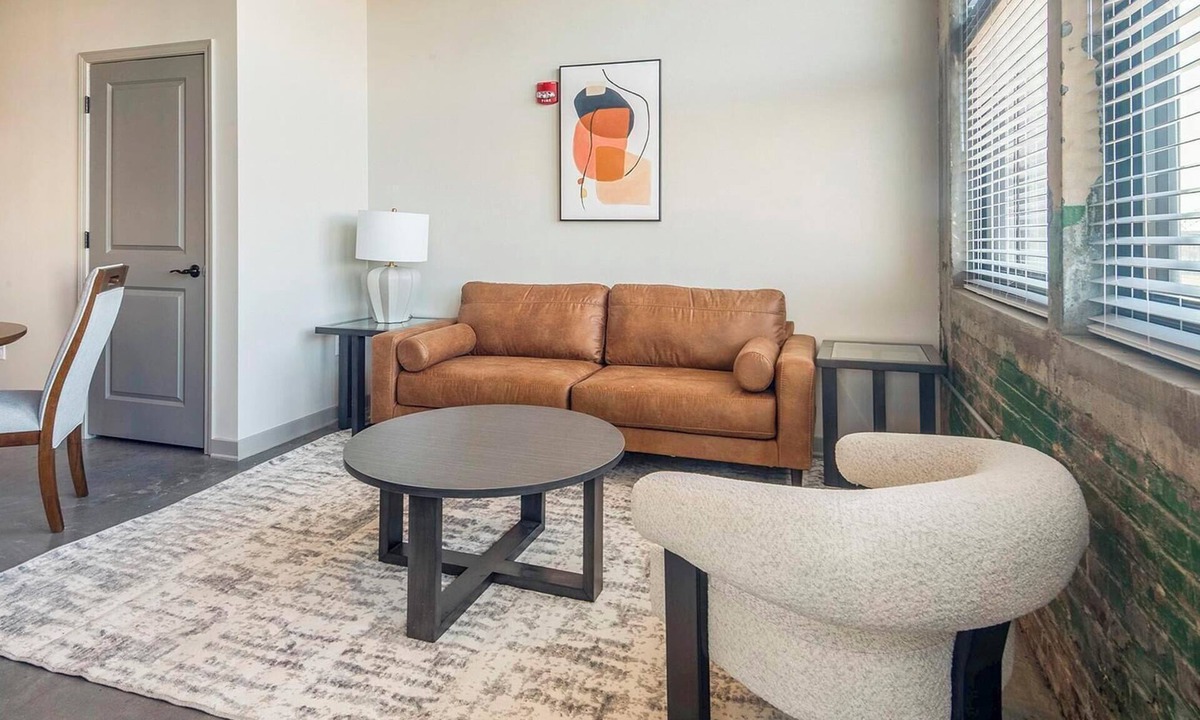 Uptown Apartment | Landing | Spectacular 2BD in Uptown