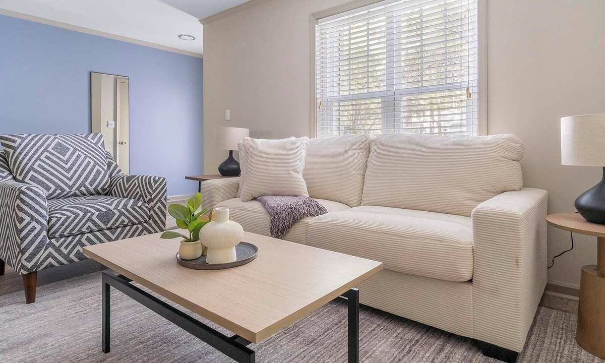 Crabtree Apartment | Landing | Spectacular 2BD, Clubhouse, Gym