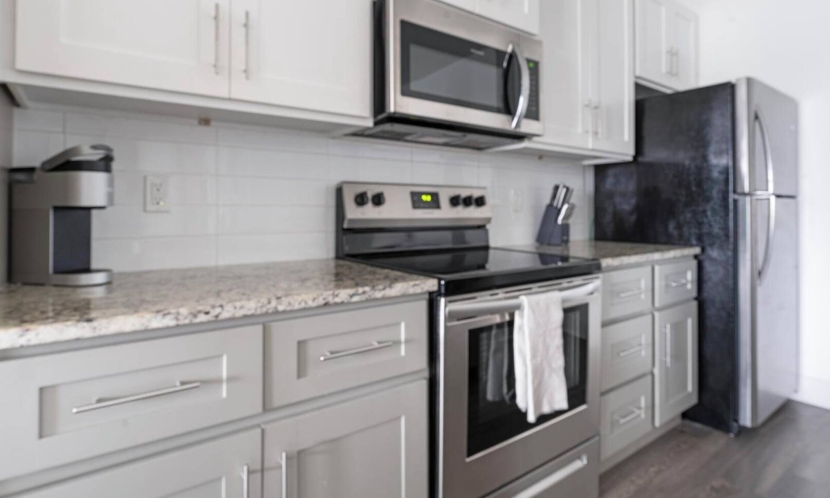 Venice Apartment | Landing | Spectacular 2BD, Clubhouse, Pool