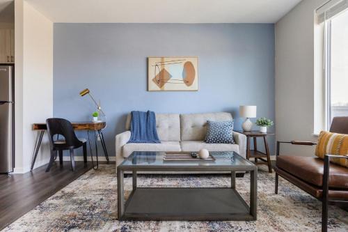 Near Northside Apartment | Landing Spectacular 1BD Pool Gym