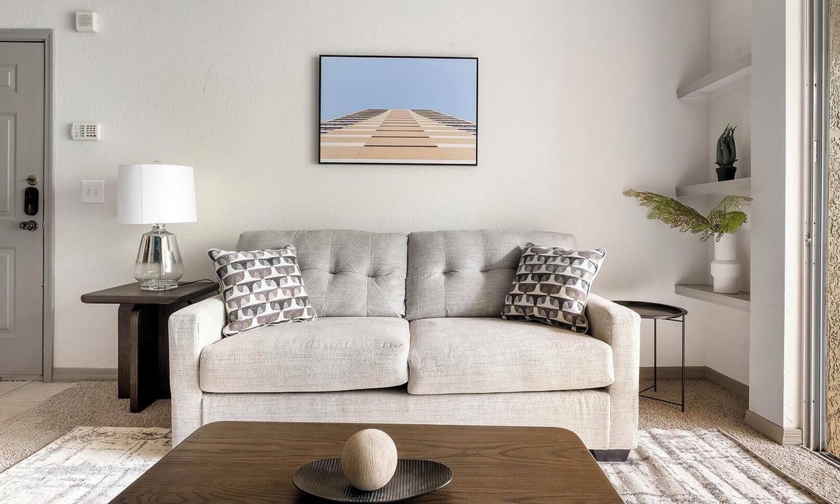 Gainesville Apartment | Landing | Stunning 1BD, Gym, Tennis Court
