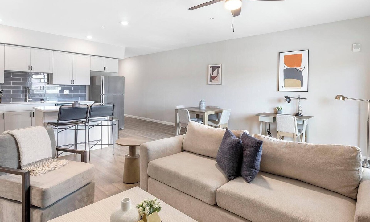 Townsite Apartment | Landing | Stunning 1BD, Pool, Rooftop Lounge