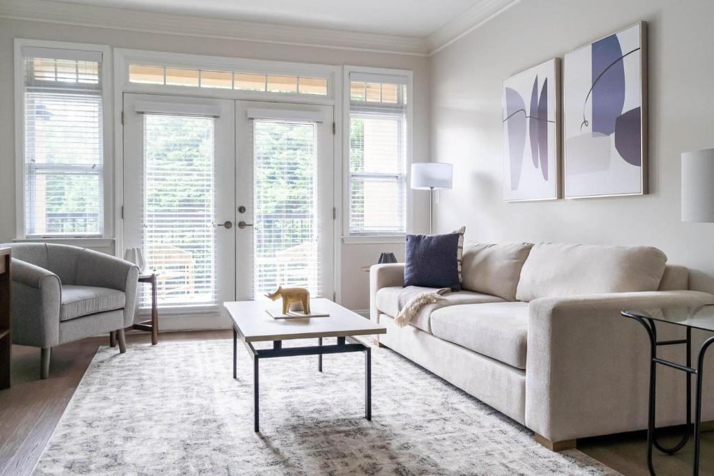 Cary Apartment | Landing Stunning 2BD Courtyard Gym
