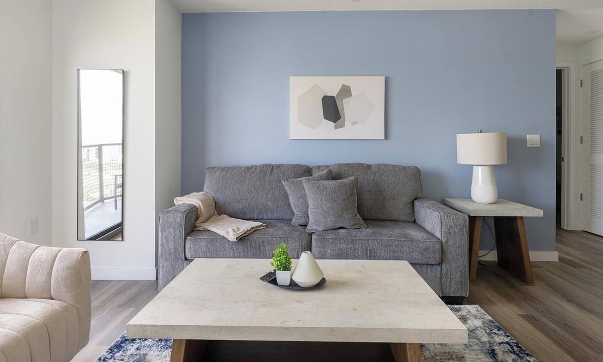 Overtown Apartment | Landing | Stunning 2BD, Pool