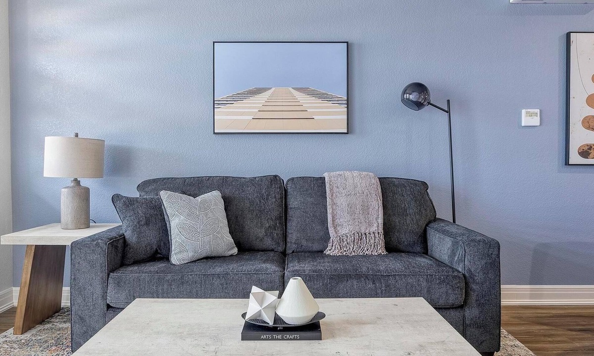 Johnstown Apartment | Landing | Stunning 2BD, Yoga Studio, Gym