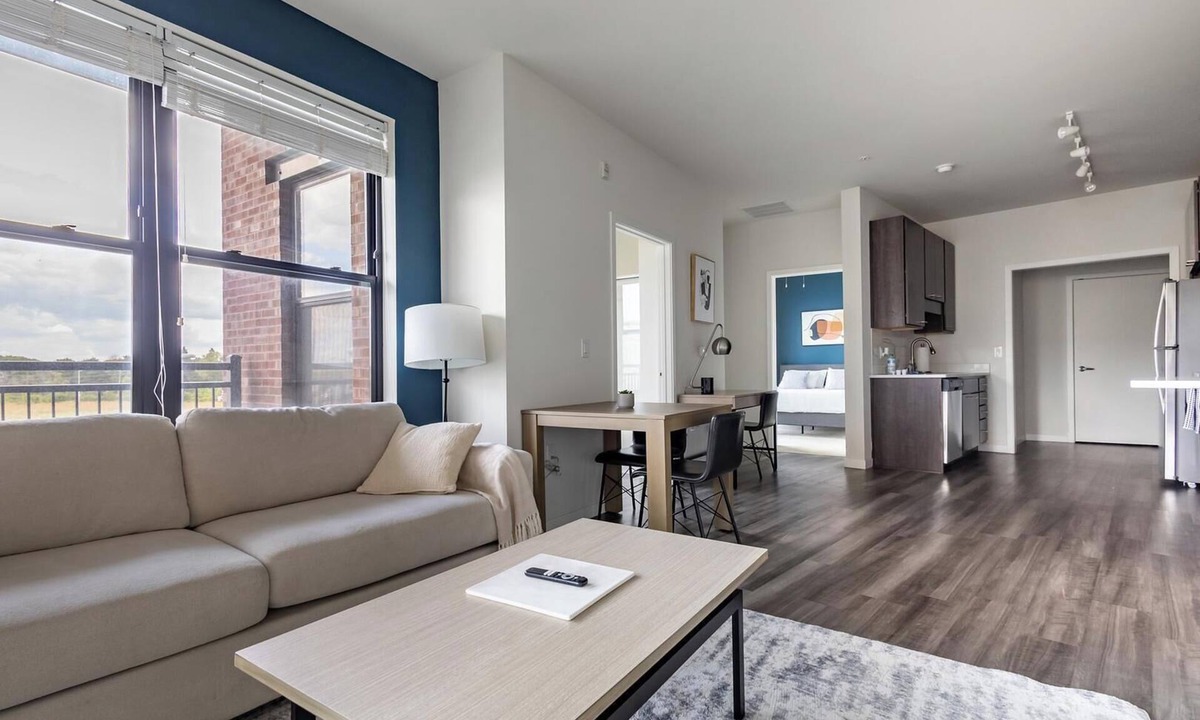 Milwaukee Apartment | Landing | Stunning 2BD, Gym, Clubhouse