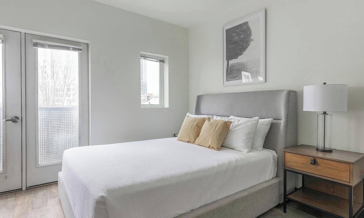 Pearl District Apartment | Landing | Stunning Studio, Gym, Courtyard