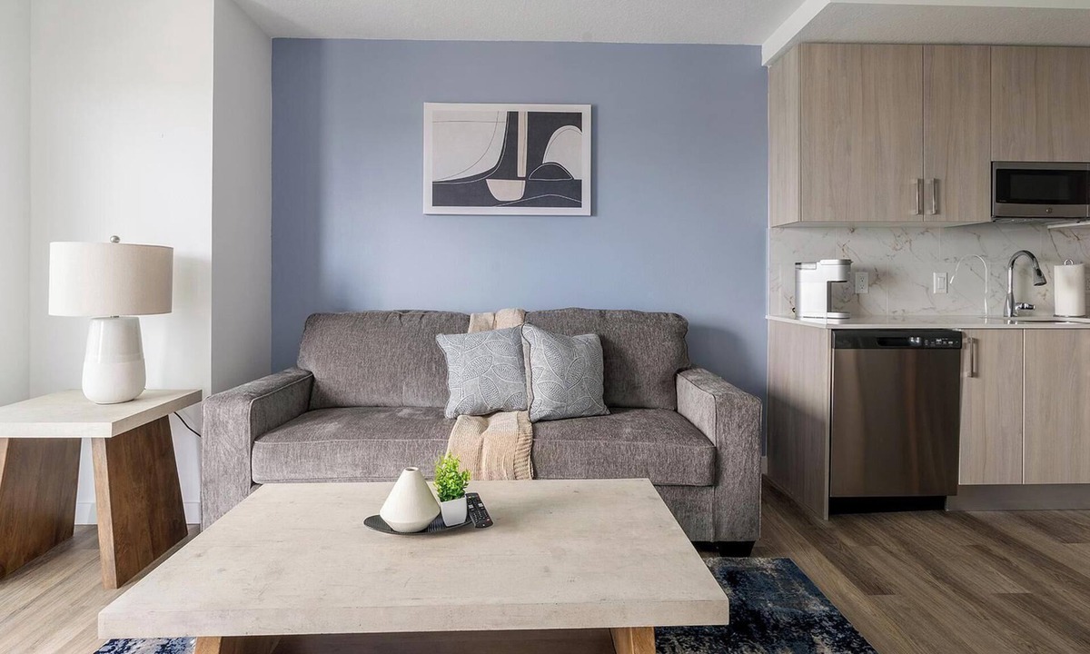 Overtown Apartment | Landing | Stylish 1BD, Pool
