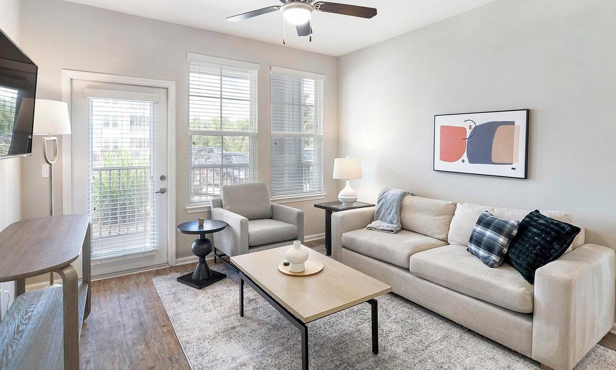Land O' Lakes Apartment | Landing | Stylish 2BD, Gym, Clubhouse