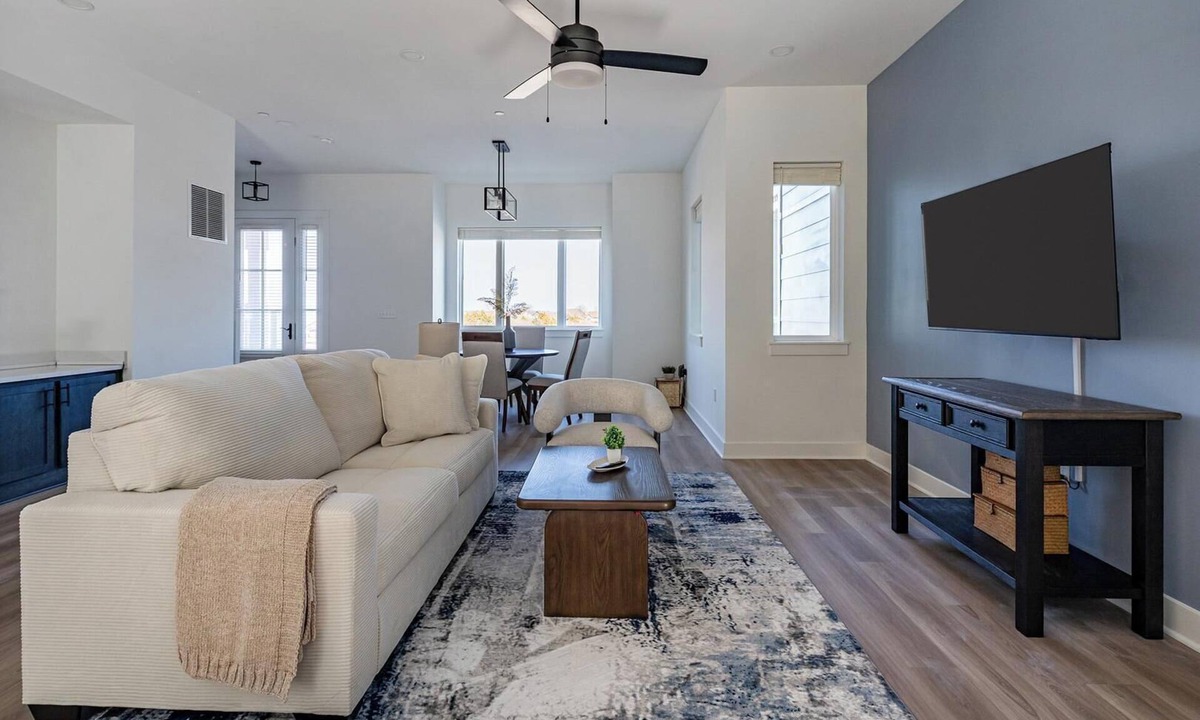 Lee's Summit Apartment | Landing | Stylish 3BD in Lee's Summit