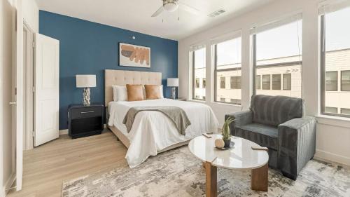 Sweetbriar Apartment | Landing Stylish Studio Gym Pool