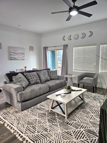 Phoenix Apartment | Landmark on 67th