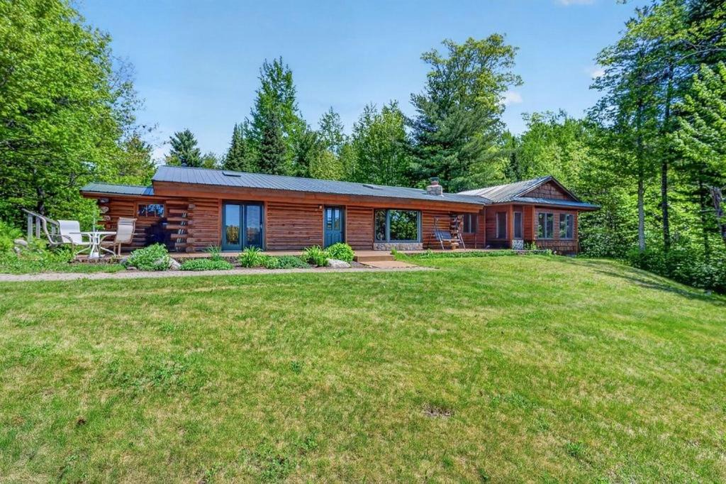 Drummond House | Lang Lodge cabin