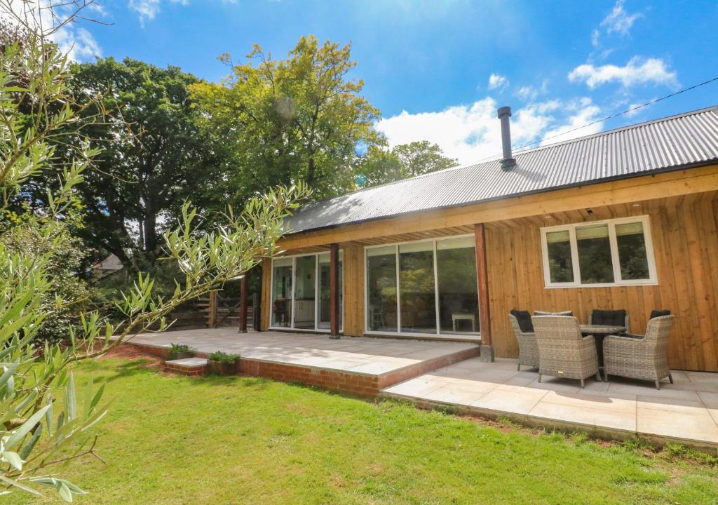 Broadwoodkelly House | Langdale Barn