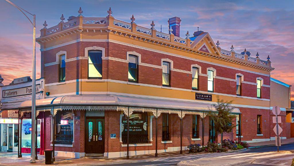 Stawell Bed & Breakfast | Langsford Luxury