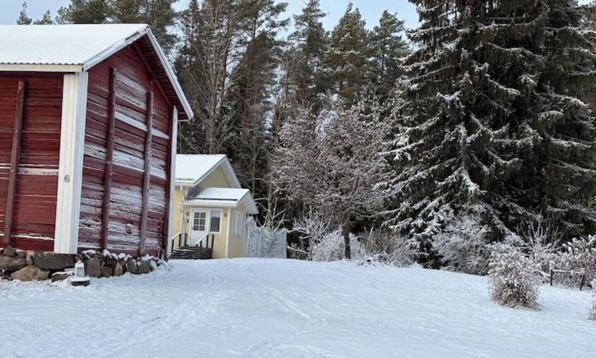 Kisko Cottage | Lapinkangas studio w/sauna. Pet friendly with private garden. Semidetached.