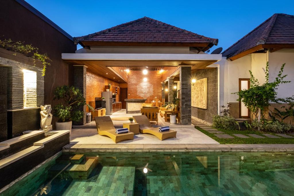 Nakula Villa | Lapiz Lazuli