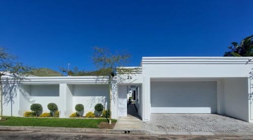 Strand House | LaPlace