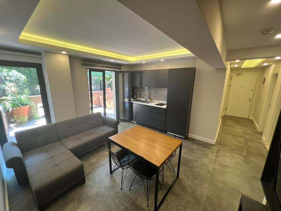Eski Lara Apartment | Lara's Homes B1 Basement (2+1)