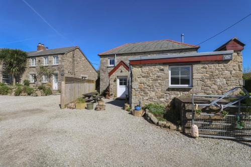 Helford Passage House | Larch Barn