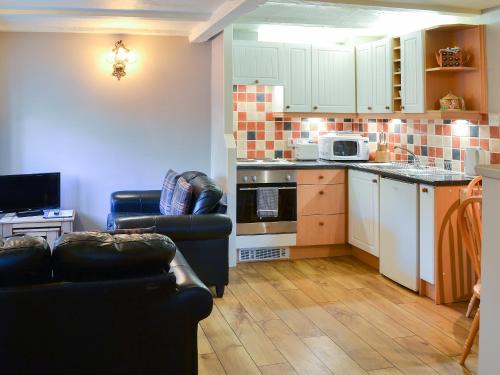 Dunstan House | Larch Cottage