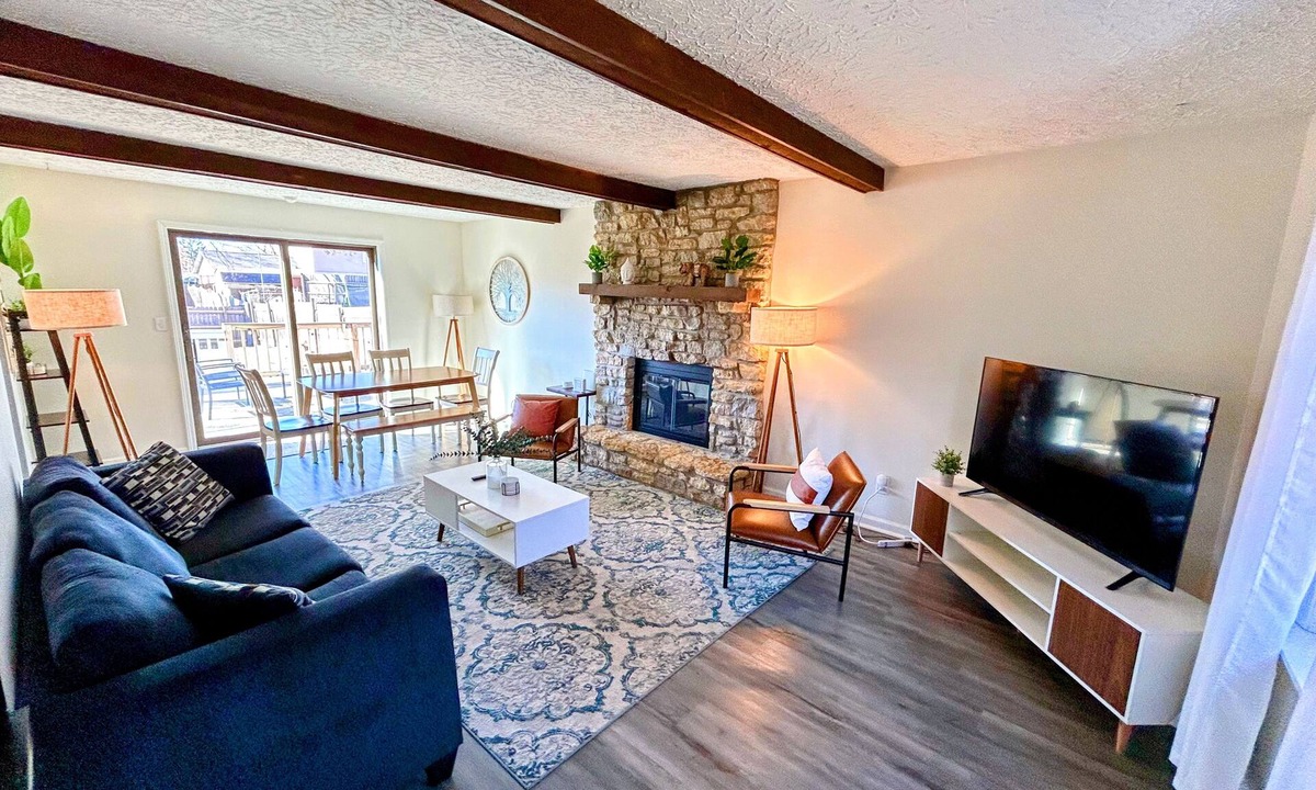 Wayne House | Large 4BR house w/a Downstairs Bedroom! Fenced Yard+Dog friendly+WFH