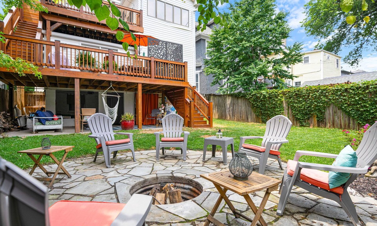 Tyler Park House | Large 5-bdrm historic Highlands home just steps to bars, parks and restaurants!