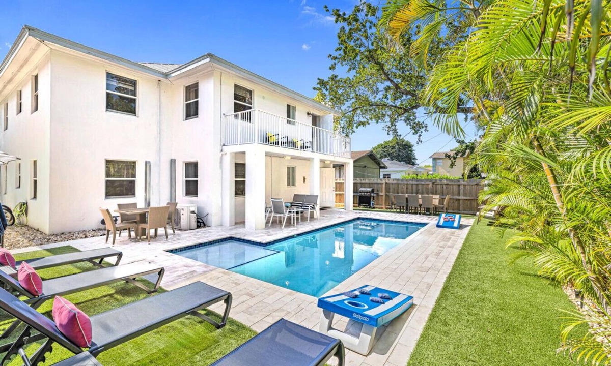 Delray Beach House | Large 8 Beds/4 Bath Heated Pool House Delray Beach