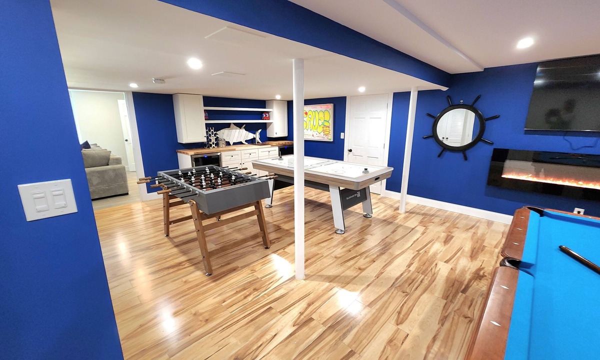 Brewster House | Large and Luxurious Cape Cod Escape at Rocky Hill