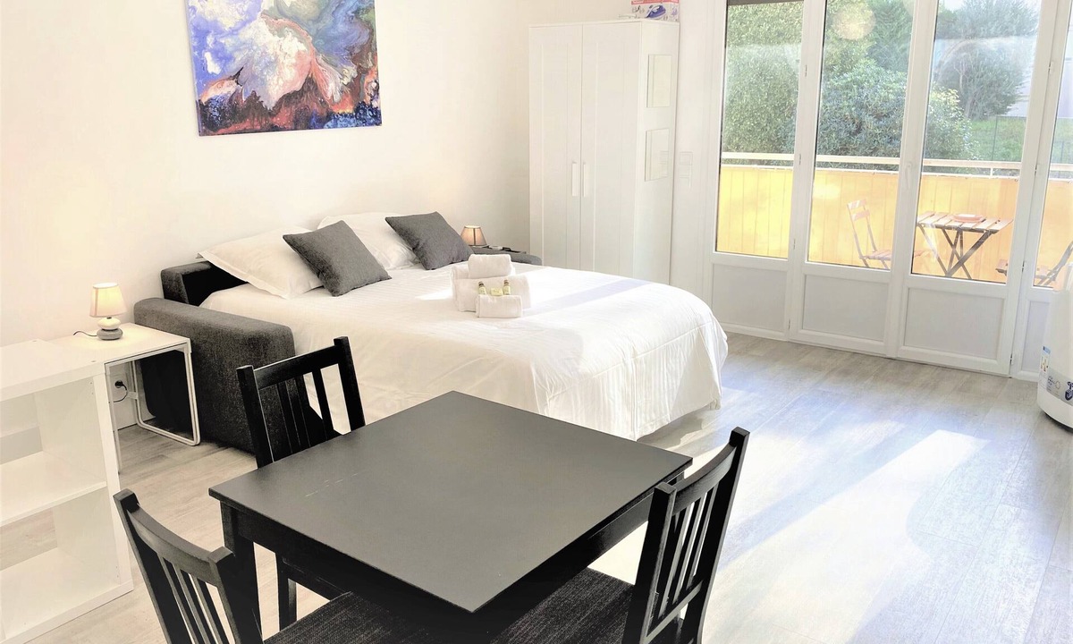 California - Pezou Apartment | Large and Quiet Studio with Balcony