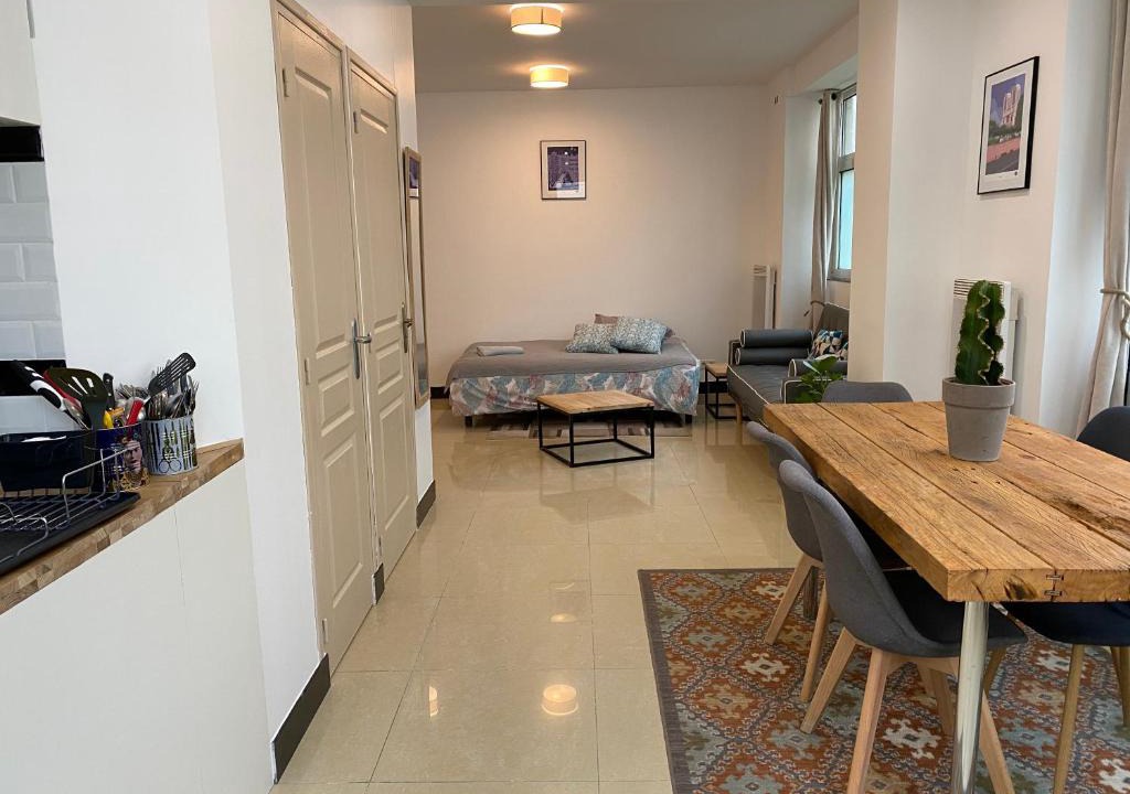 Quartier de Rochechouart Apartment | Large and unique souplex 60sqm, well located