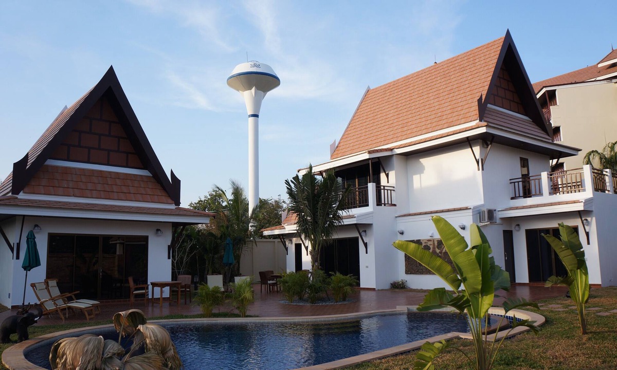 Ban Phe House | Large And Well Appointed Villa And Pool On Ban Phe Beach For Groups Up To 8