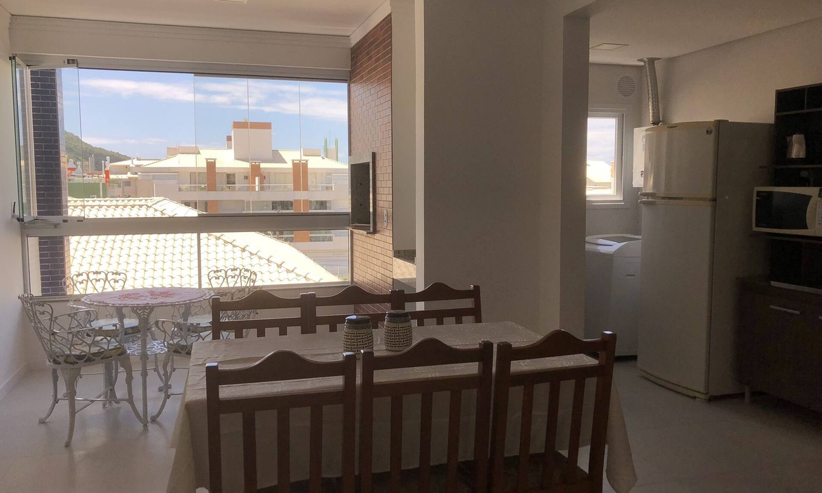 Ingleses Norte Apartment | Large apartment in English, near the beach. 2 suites with air. 2 vacancies.