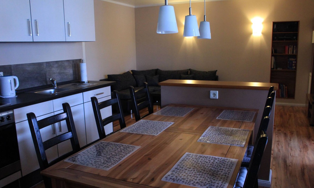 Beenz Apartment | Large apartment with a sunny terrace.