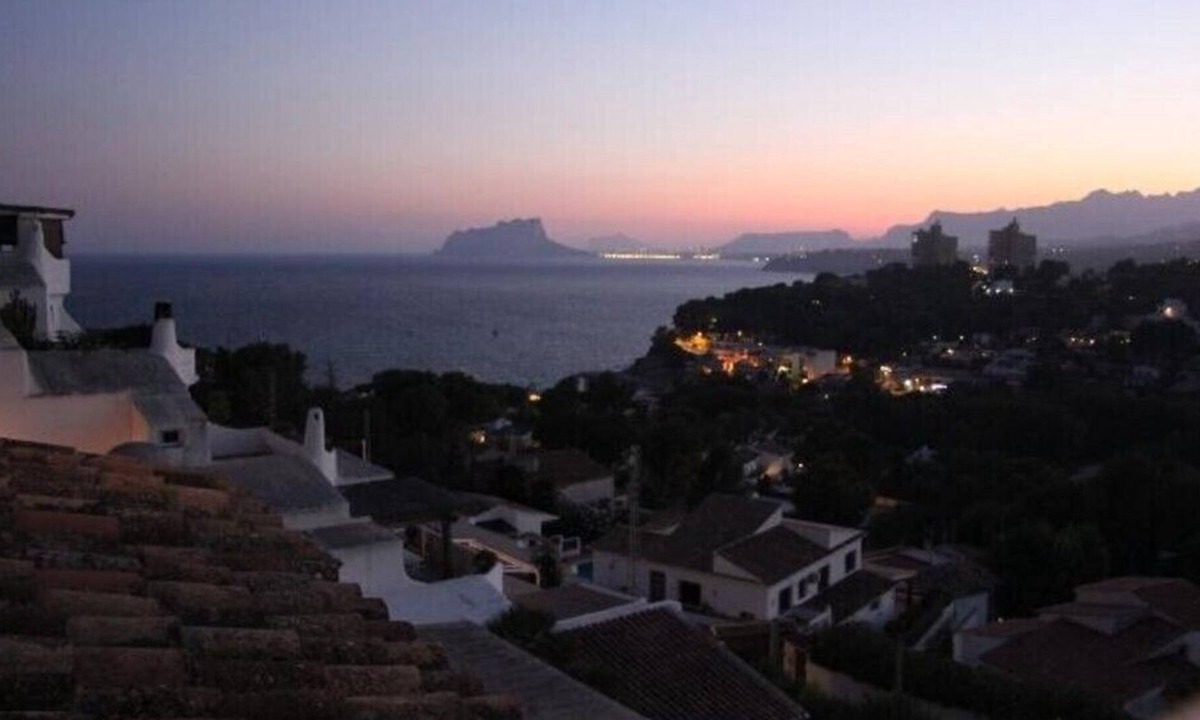 El Portet Condo | Large Apartment with fantastic Sea views - 550 meters to El Portet beach