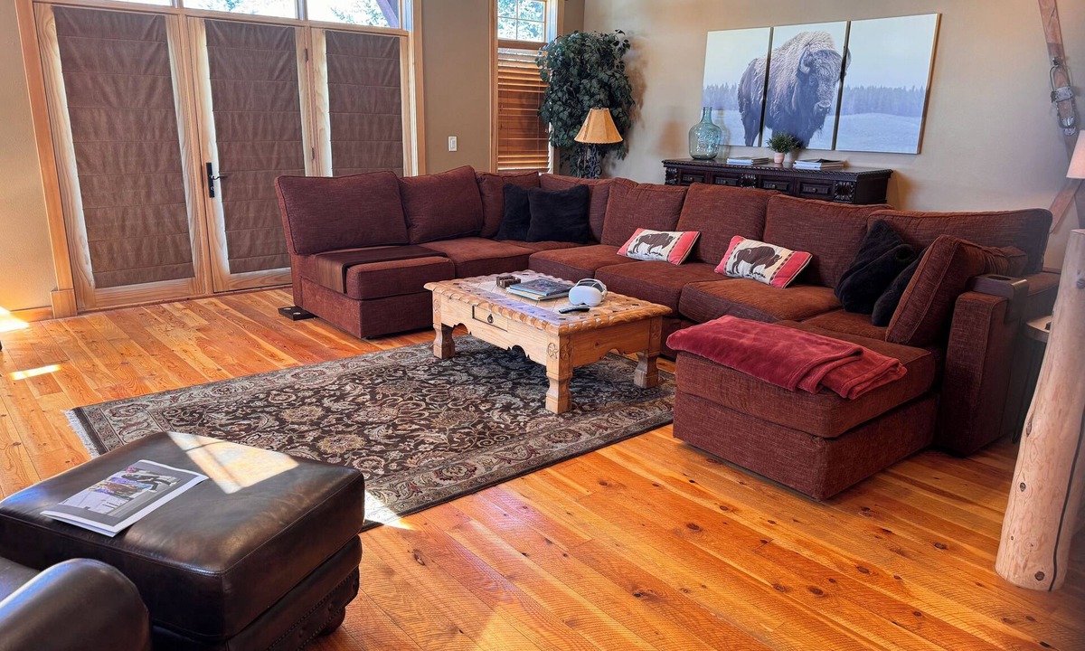 Big Sky Meadow Village Condo | Large Big Sky Condo, sleeps 12-14. Close to Yellowstone and world class skiing!
